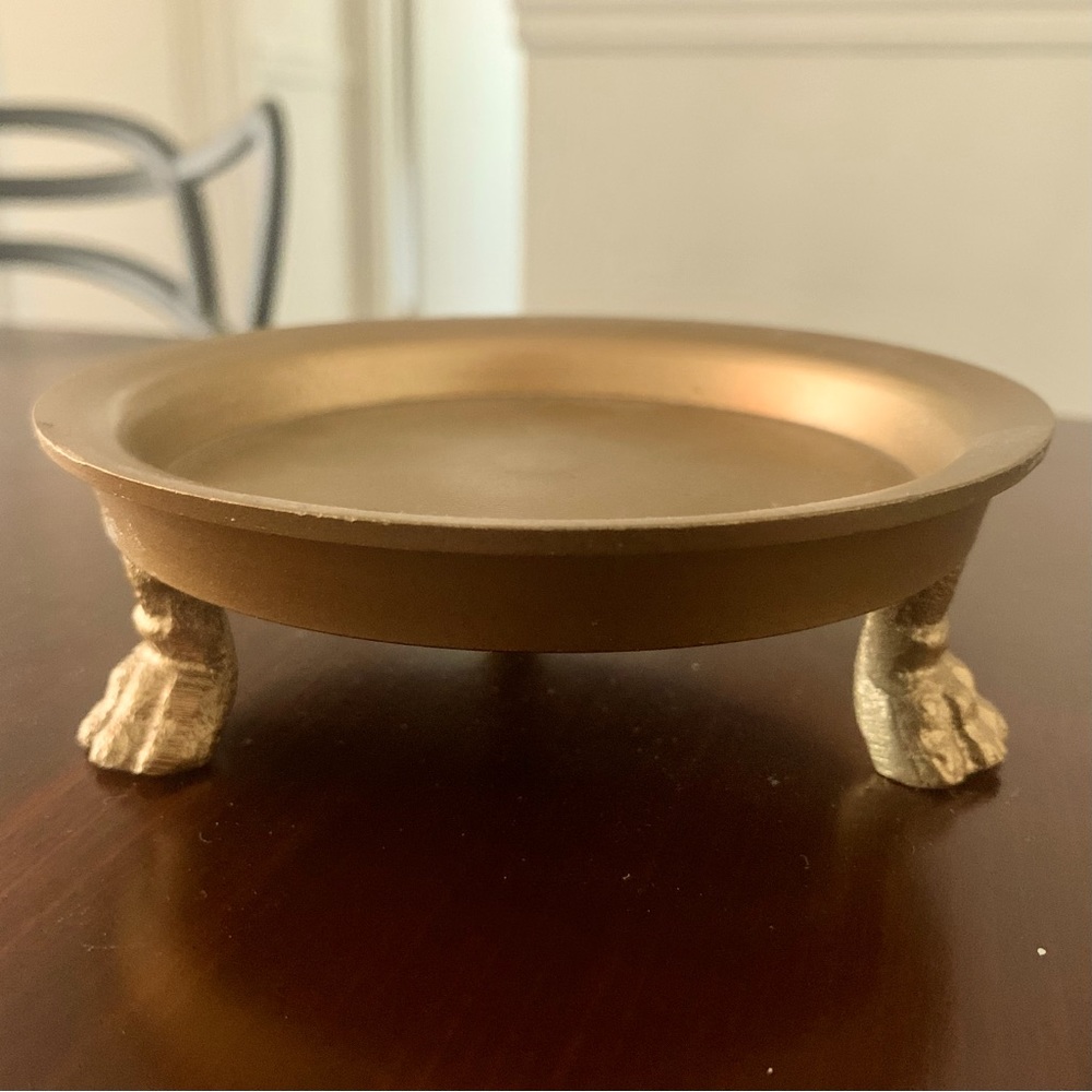 Round Clawfoot Candle Dish